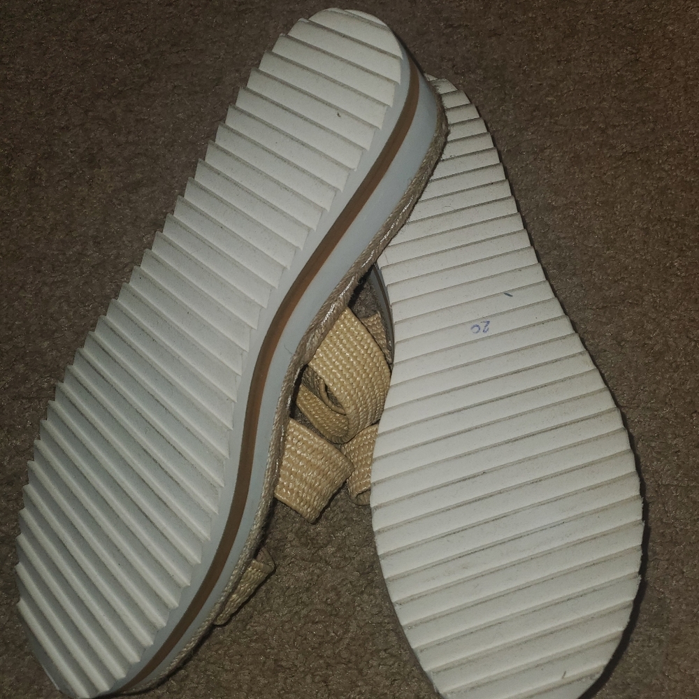 Wedge Flops - Picture 2 of 3
